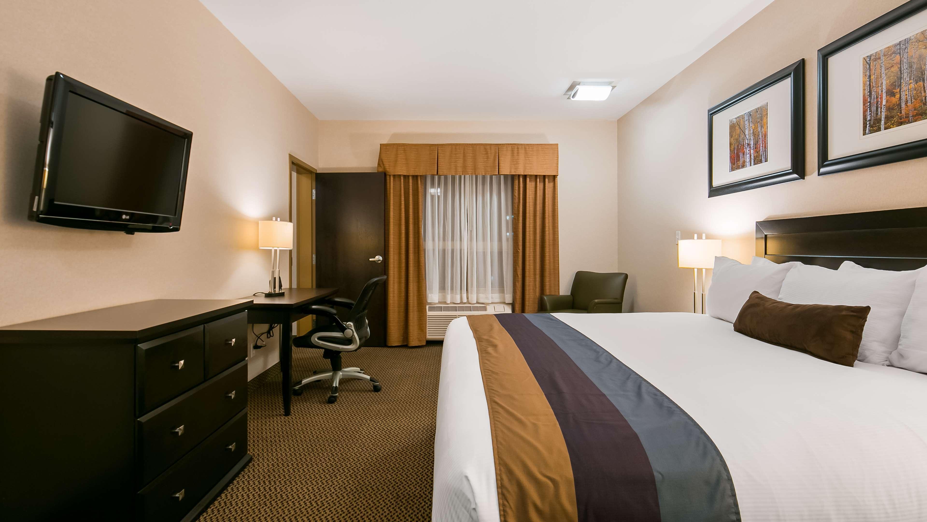 Best Western Wainwright Inn & Suites Екстер'єр фото