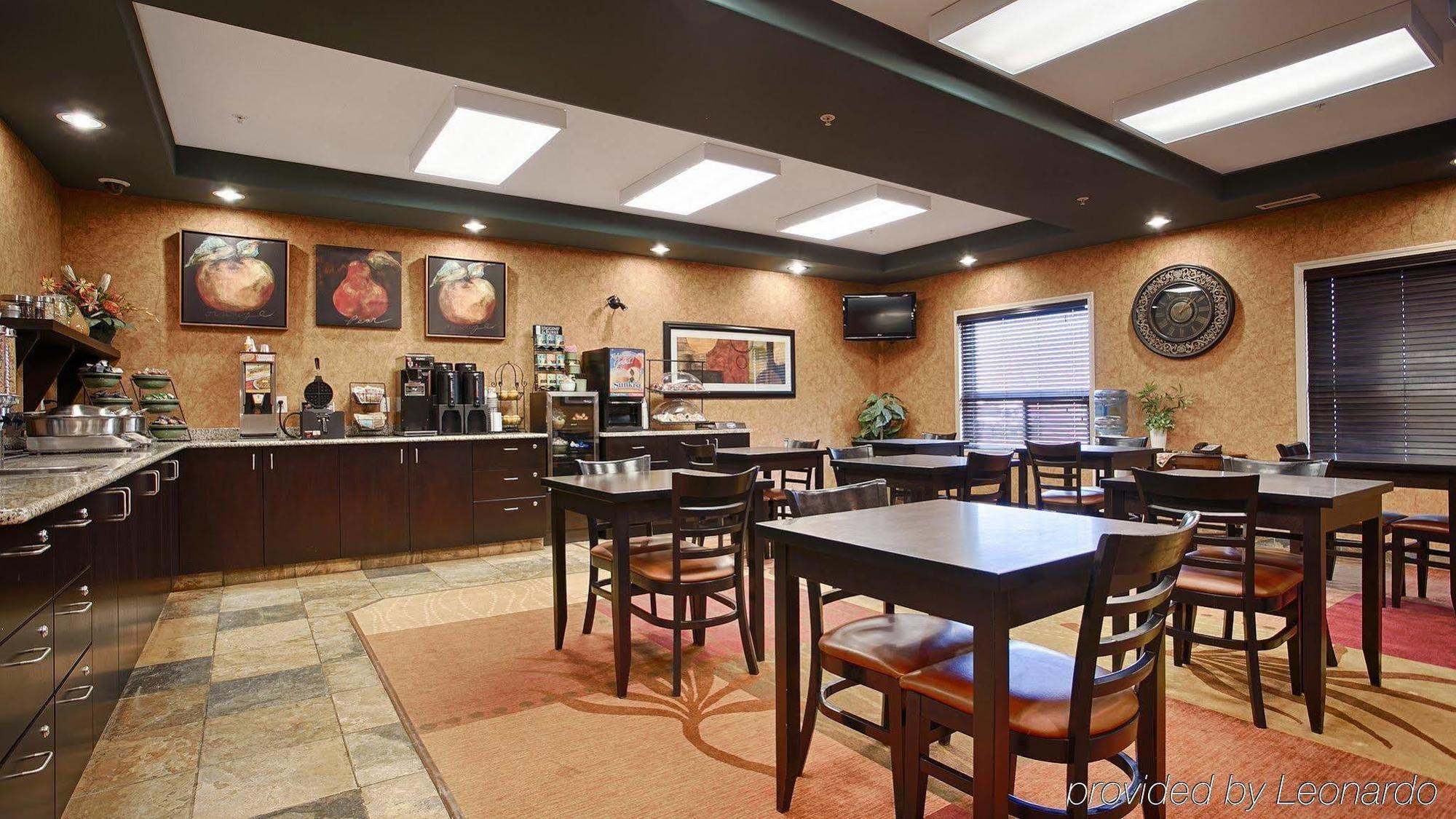 Best Western Wainwright Inn & Suites Екстер'єр фото