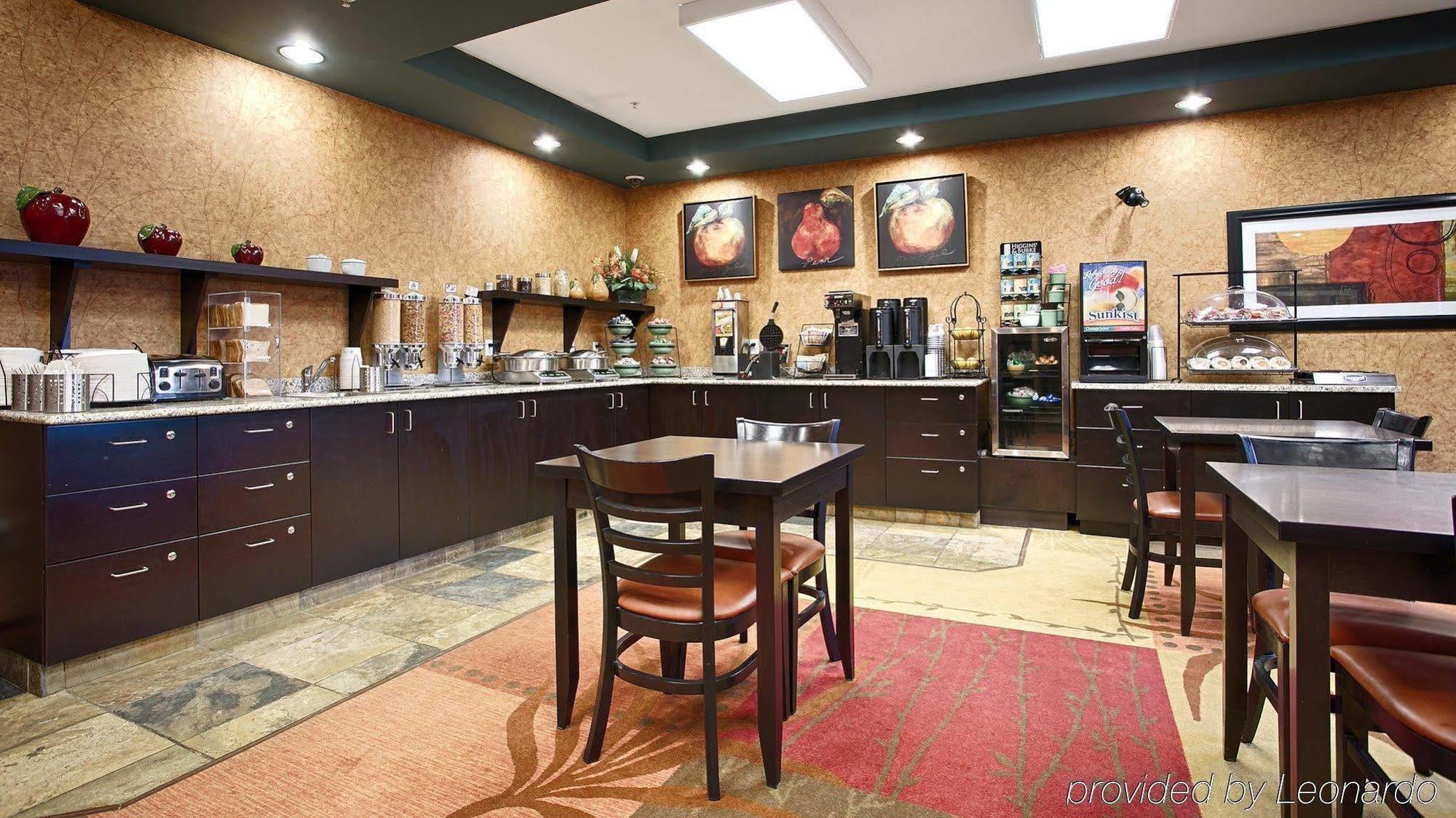 Best Western Wainwright Inn & Suites Екстер'єр фото