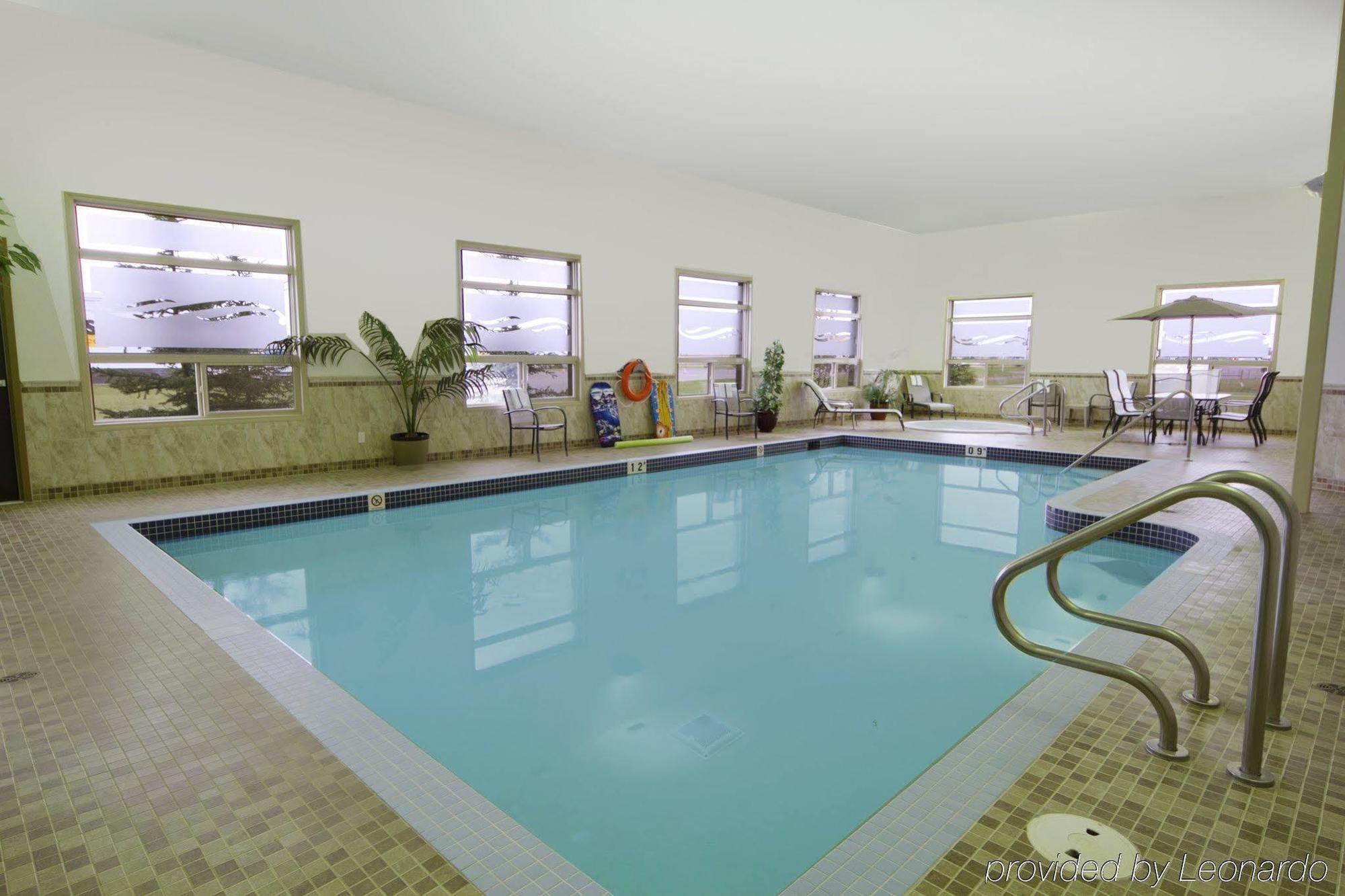 Best Western Wainwright Inn & Suites Екстер'єр фото